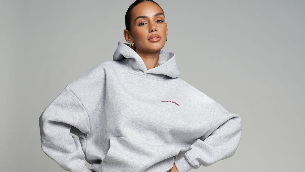 Der Ultimative Guide zum Oversize Hoodie: Styling-Tipps, Farben & Trends für Jeden Anlass