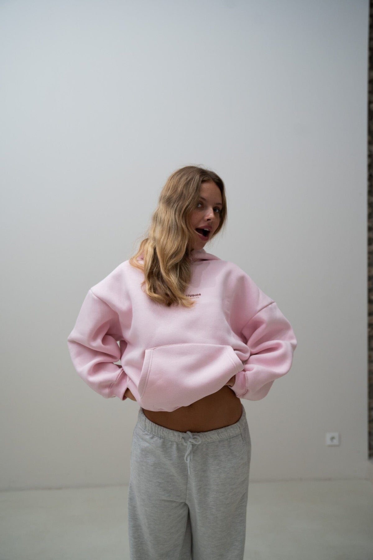 Hoodie Rosa PREST STUDIOS 