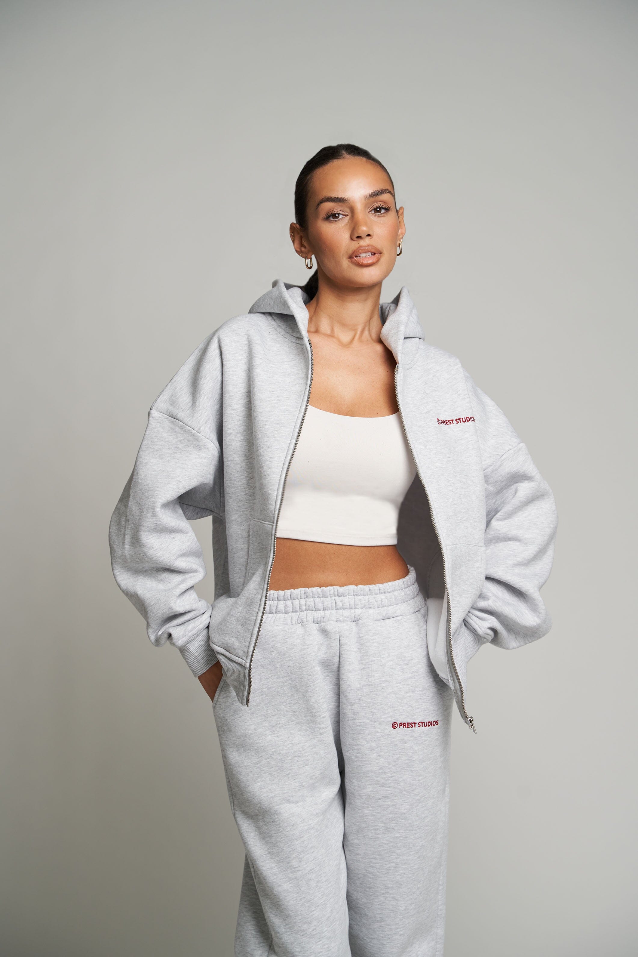 Hoodie mit Reißverschluss Damen Frontansicht - Prest Studios