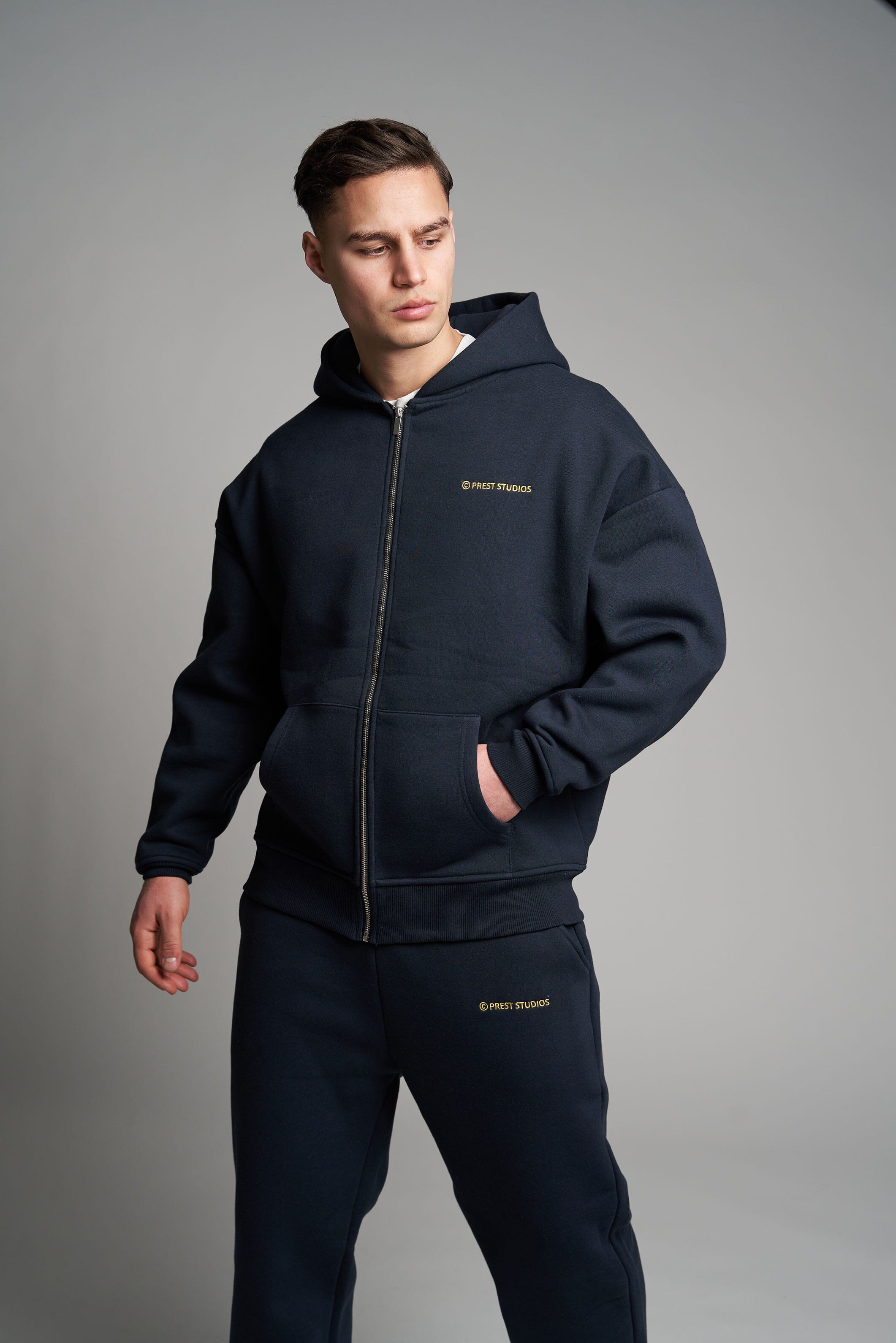 Navy Blue Zip Jacket für Männer. Navy Blue Basic Zip Jacket für Herren . Navy Blue Tracksuit für Männer  