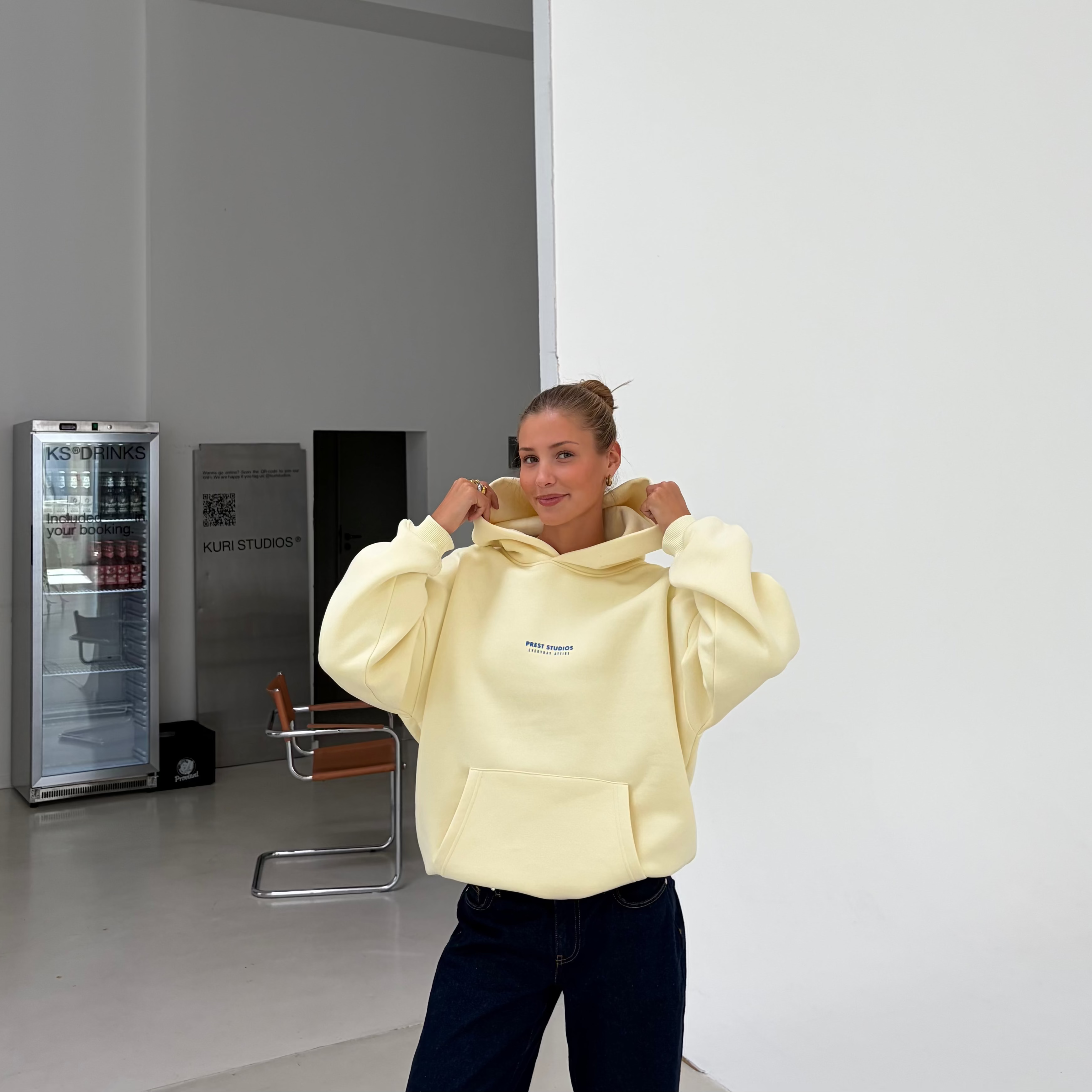 Hoodie Butter Yellow PREST STUDIOS | Model: Emilia - 175cm - M