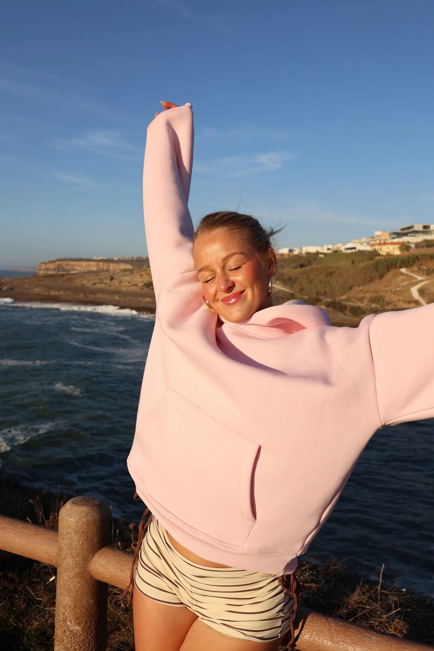 kathibaum x Prest Studios, Hoodie Rosa mit Rückenprint What if it all works out?